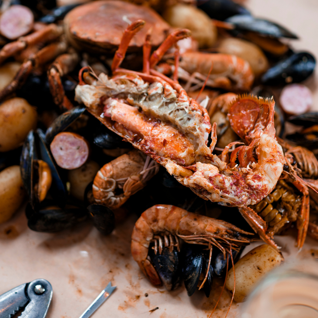 Serves Four: Waagyu's Luxury Seafood Boil Kit